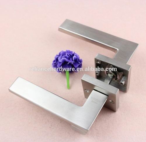 Solid Lever Handle on square Casting For timber Door